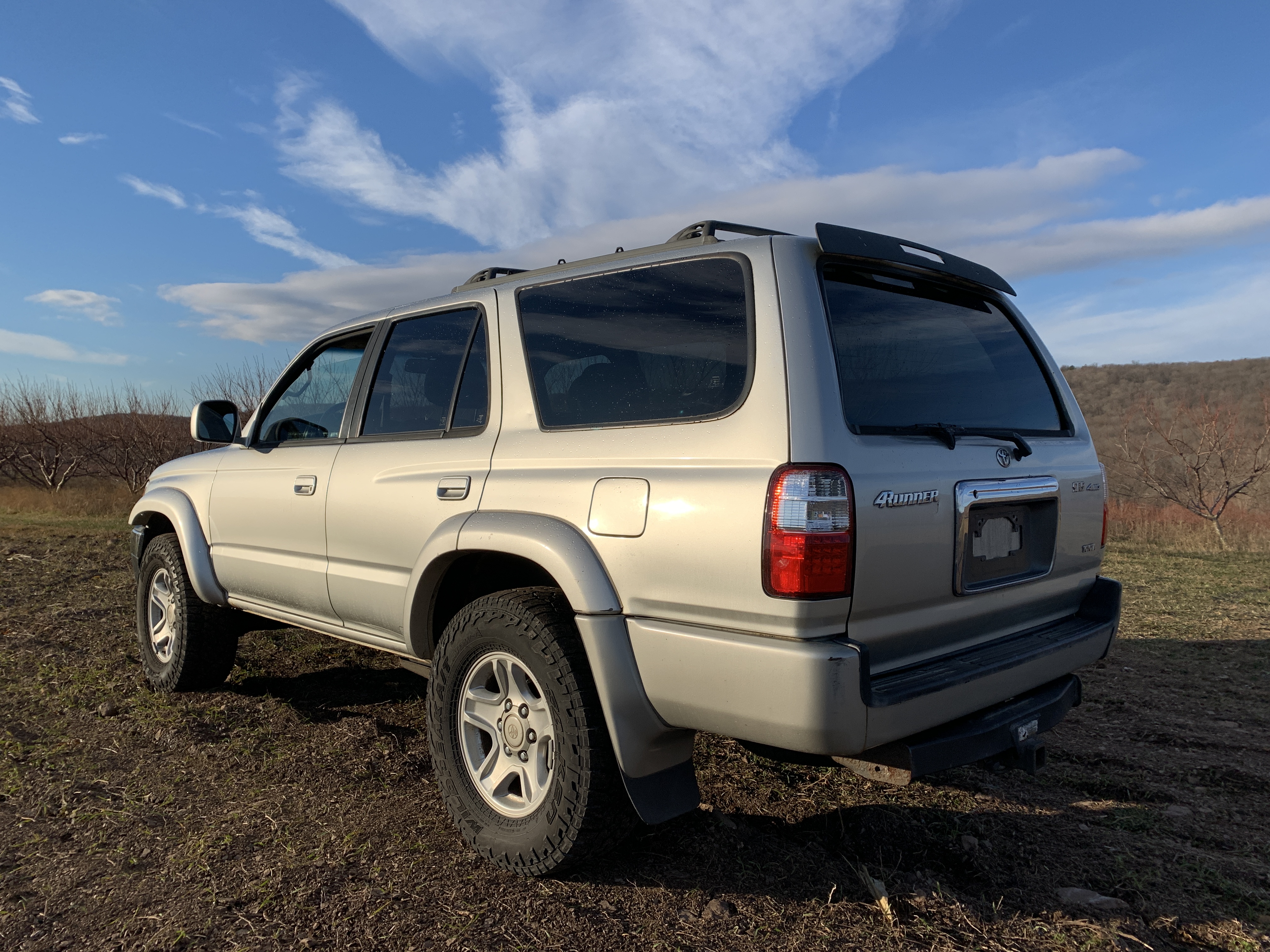 2002 Toyota 4Runner SR5 THIRD GENERATION - 3rd Gen 3.4L V6 4×4 - BEAUTIFUL - RUNS GREAT - HIGH MECHANICAL BASELINE - New Timing Belt, New Waterpump, New Head Gaskets, New Radiator, New Alternator, New Brakes, New Valve Cover Gaskets, New Wildpeak Tires, New Shocks, New Muffler / Exhaust, New HID Headlights, Frame is Clean and solid, Cleaned and Undercoated - MORE — photo 45